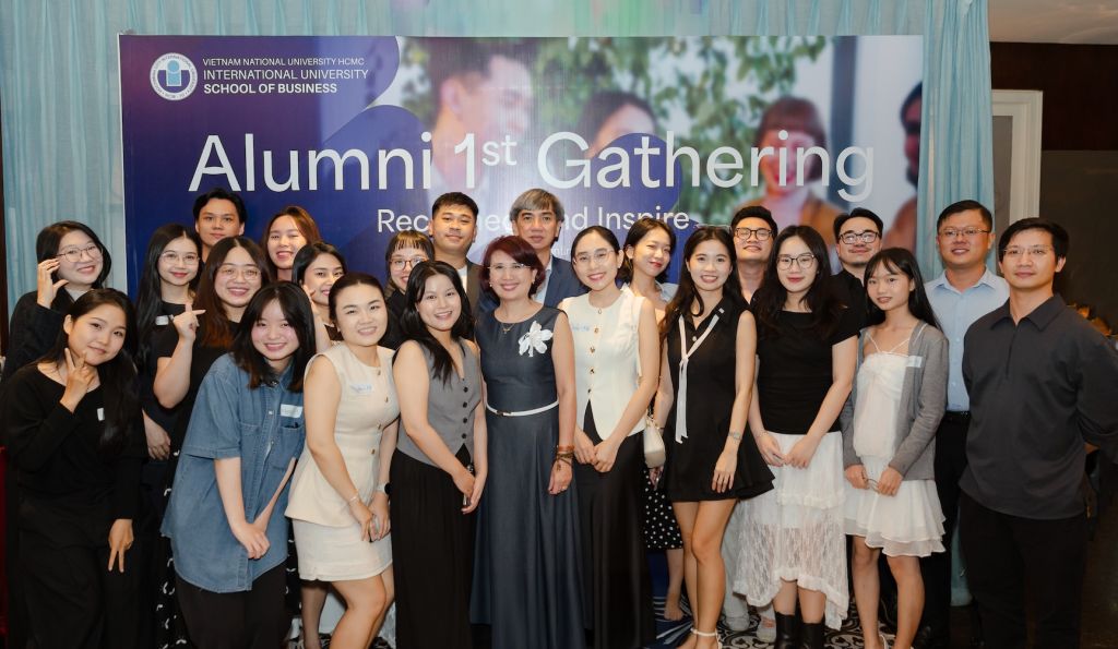 IUBA Alumni họp mặt lần đầu tiên sau 17 năm